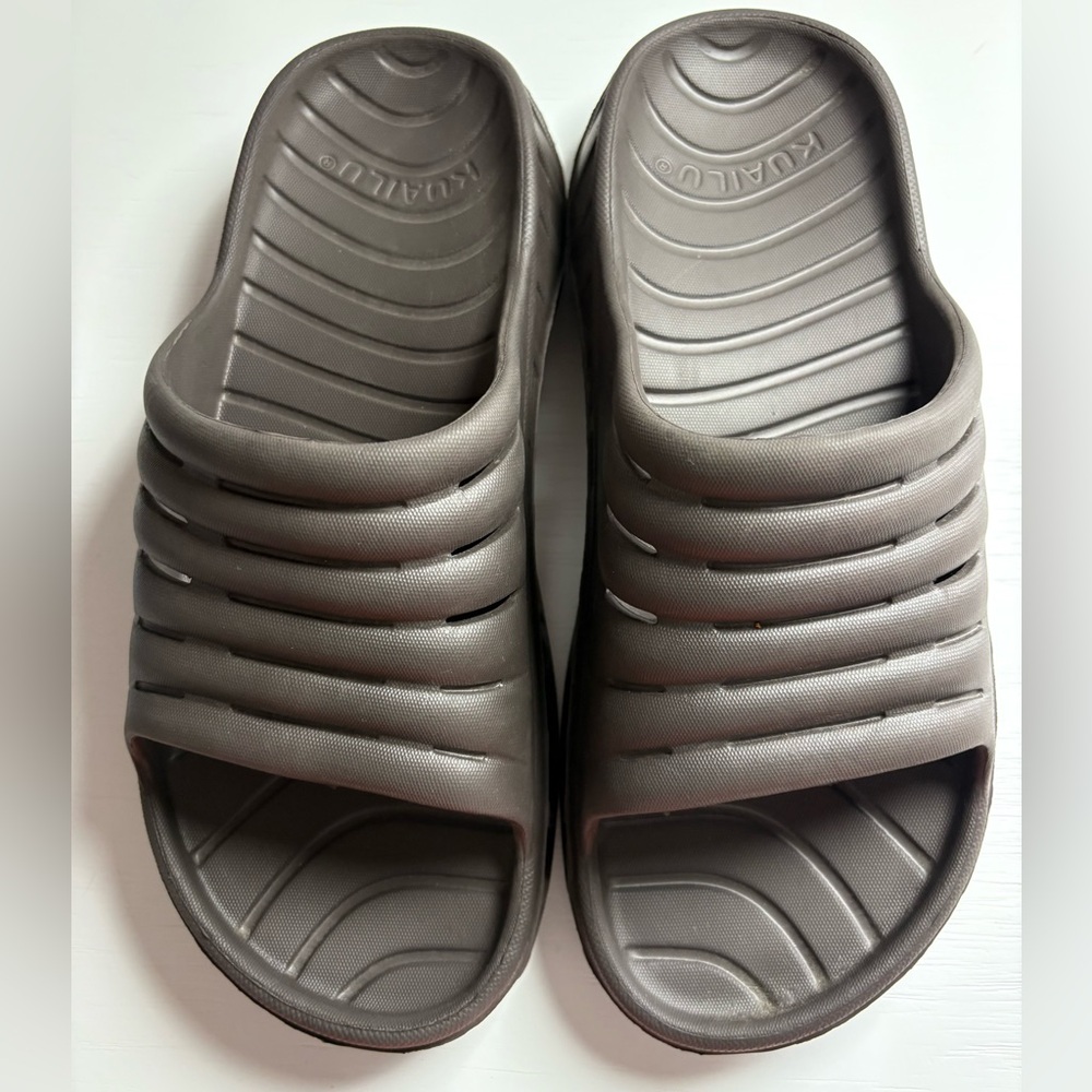 NWOT Kuailu Brown Rubber Ergonomic Slip On Sandals 11